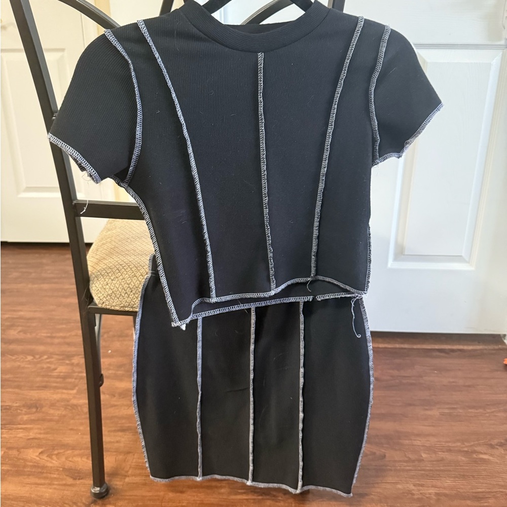Black white seamed two piece set